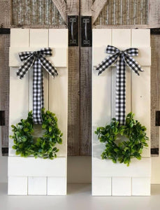 Wood Wall Decor Set Including Wreath